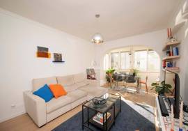 Refurbished 2 bedroom apartment near the Metro in Odivelas