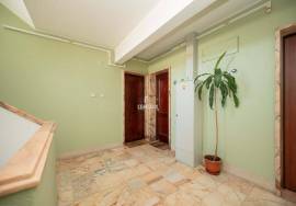 Refurbished 2 bedroom apartment near the Metro in Odivelas