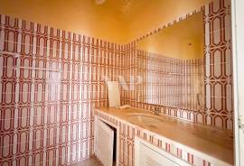 2+1 Bedroom Villa to Renovate 400m from the Beach – Quinta do Romão, Quarteira