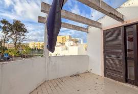 2+1 Bedroom Villa to Renovate 400m from the Beach – Quinta do Romão, Quarteira