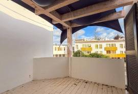 2+1 Bedroom Villa to Renovate 400m from the Beach – Quinta do Romão, Quarteira