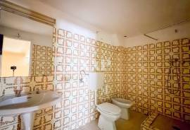 2+1 Bedroom Villa to Renovate 400m from the Beach – Quinta do Romão, Quarteira