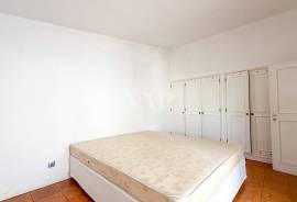 2+1 Bedroom Villa to Renovate 400m from the Beach – Quinta do Romão, Quarteira