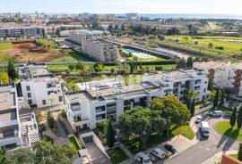 2 Bedroom Apartment with Pool, Golf View and Marina in Vilamoura