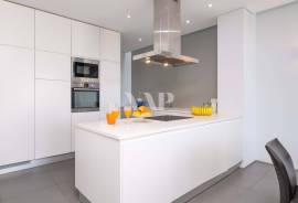 Contemporary 4+2 Bedroom Villa with Pool in the Heart of Vilamoura