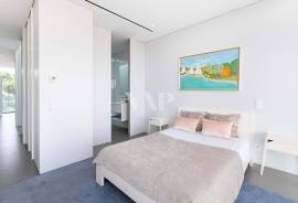 Contemporary 4+2 Bedroom Villa with Pool in the Heart of Vilamoura