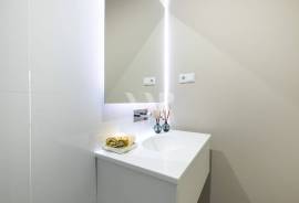 Contemporary 4+2 Bedroom Villa with Pool in the Heart of Vilamoura