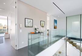 Contemporary 4+2 Bedroom Villa with Pool in the Heart of Vilamoura