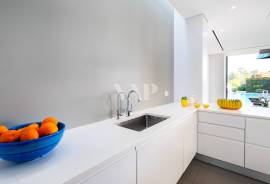 Contemporary 4+2 Bedroom Villa with Pool in the Heart of Vilamoura
