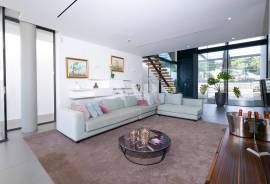 Contemporary 4+2 Bedroom Villa with Pool in the Heart of Vilamoura