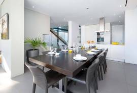 Contemporary 4+2 Bedroom Villa with Pool in the Heart of Vilamoura