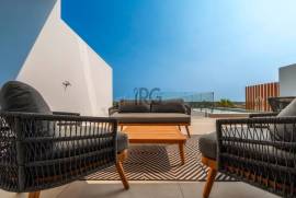 Stunning Modern Townhouses with Panoramic Views in Vale d’Eguas