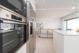 Stunning Modern Townhouses with Panoramic Views in Vale d’Eguas