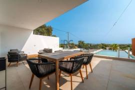 Stunning Modern Townhouses with Panoramic Views in Vale d’Eguas