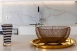 Stunning Modern Townhouses with Panoramic Views in Vale d’Eguas