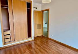 Top Floor Golf-Front Apartment with Private Rooftop Terrace, Vilamoura