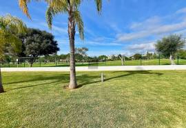 Top Floor Golf-Front Apartment with Private Rooftop Terrace, Vilamoura