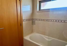 Top Floor Golf-Front Apartment with Private Rooftop Terrace, Vilamoura