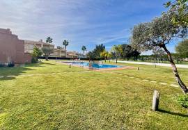 Top Floor Golf-Front Apartment with Private Rooftop Terrace, Vilamoura
