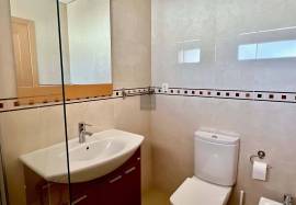 Top Floor Golf-Front Apartment with Private Rooftop Terrace, Vilamoura