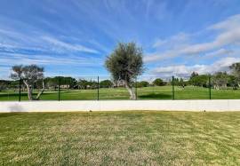 Top Floor Golf-Front Apartment with Private Rooftop Terrace, Vilamoura