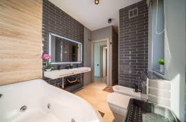 Luxury 5 Bed Villa For Sale in Calahonda Malaga