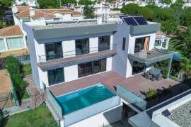 Luxury 5 Bed Villa For Sale in Calahonda Malaga