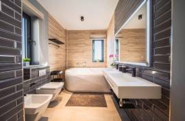 Luxury 5 Bed Villa For Sale in Calahonda Malaga