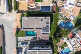 Luxury 5 Bed Villa For Sale in Calahonda Malaga