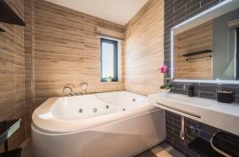 Luxury 5 Bed Villa For Sale in Calahonda Malaga