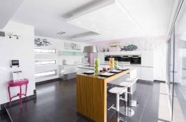 Luxury 5 Bed Villa For Sale in Ayia Napa