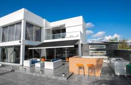 Luxury 5 Bed Villa For Sale in Ayia Napa