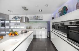 Luxury 5 Bed Villa For Sale in Ayia Napa