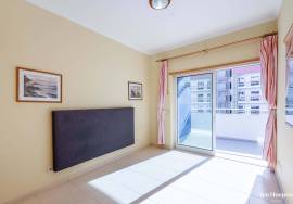 Studio Apartment in Building with Pool in Portimão