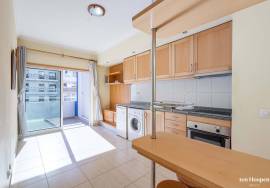 Studio Apartment in Building with Pool in Portimão