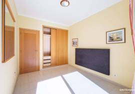 Studio Apartment in Building with Pool in Portimão