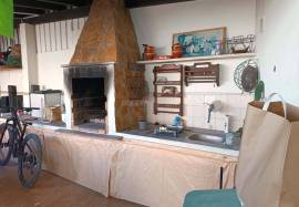 Traditional Villa with Detached Studio for Sale in Montinhos da Luz, near Praia da Luz