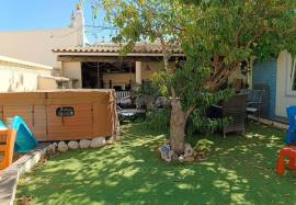 Traditional Villa with Detached Studio for Sale in Montinhos da Luz, near Praia da Luz