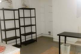 Space in a shopping center, ideal for storage or office located in Montes de Alvor