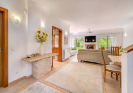 3-Bedroom Villa with Private Jacuzzi | Panoramic Golf Course Views & Pool | Lagoa, Algarve