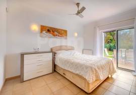 3-Bedroom Villa with Private Jacuzzi | Panoramic Golf Course Views & Pool | Lagoa, Algarve