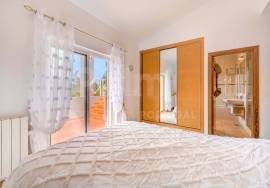 3-Bedroom Villa with Private Jacuzzi | Panoramic Golf Course Views & Pool | Lagoa, Algarve