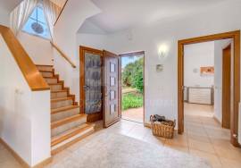 3-Bedroom Villa with Private Jacuzzi | Panoramic Golf Course Views & Pool | Lagoa, Algarve
