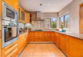 3-Bedroom Villa with Private Jacuzzi | Panoramic Golf Course Views & Pool | Lagoa, Algarve