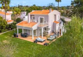 3-Bedroom Villa with Private Jacuzzi | Panoramic Golf Course Views & Pool | Lagoa, Algarve