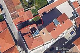 Building Plot with Approved Project | T3 Townhouse with Garage and Pool | Lagoa