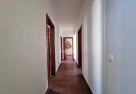 5 Bedroom 4 bathroom spacious house