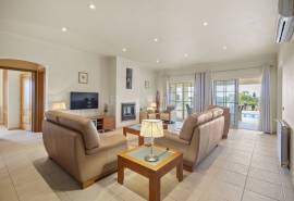 Carvoeiro - 4-bedroom villa within walking distance of Carvoeiro