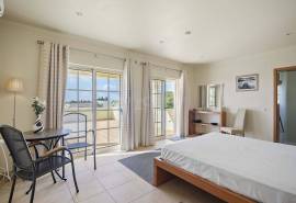 Carvoeiro - 4-bedroom villa within walking distance of Carvoeiro