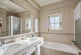 Carvoeiro - 4-bedroom villa within walking distance of Carvoeiro